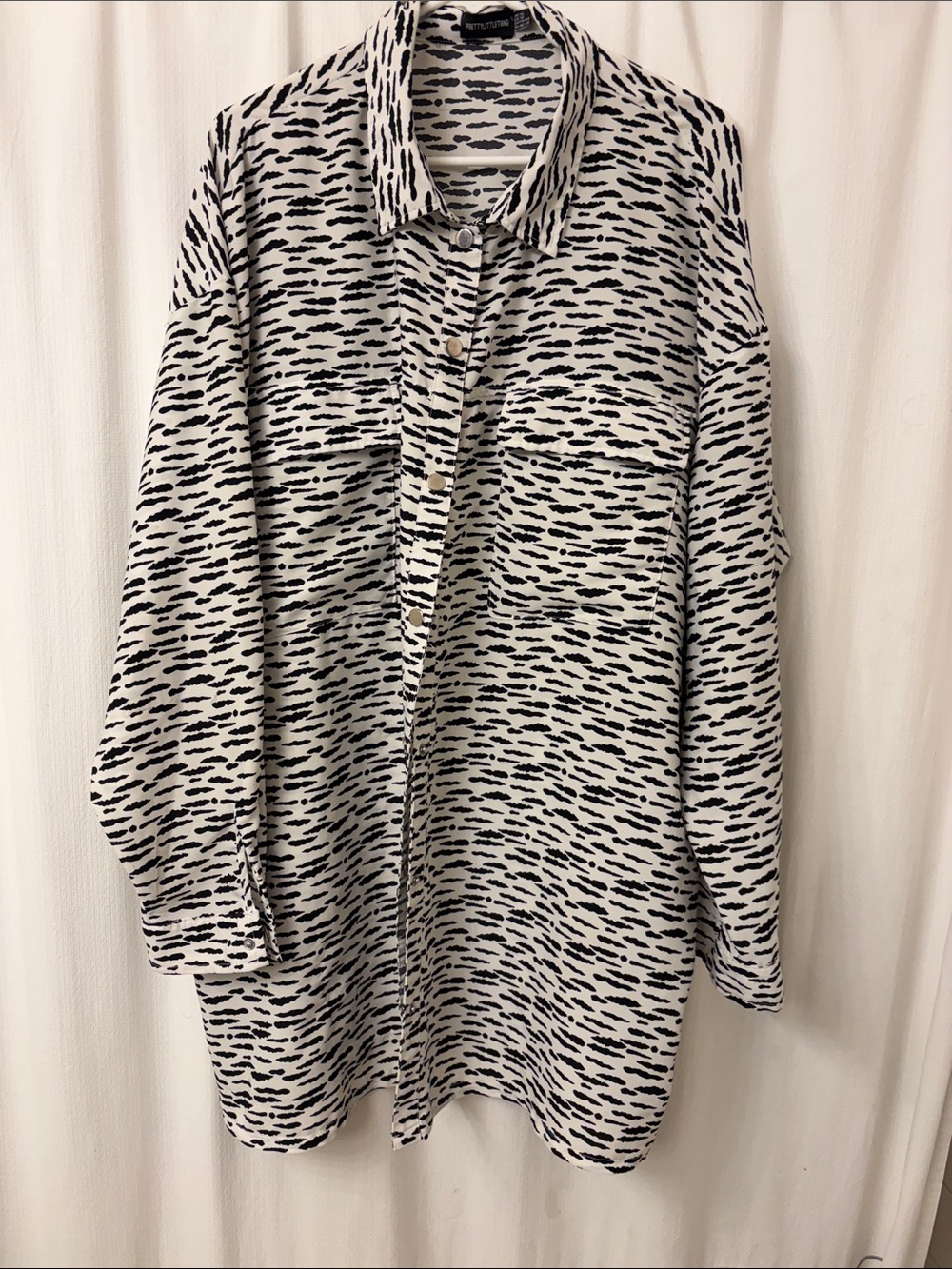 PrettyLittleThing Black and White Long Sleeve Printed Shirt Dress